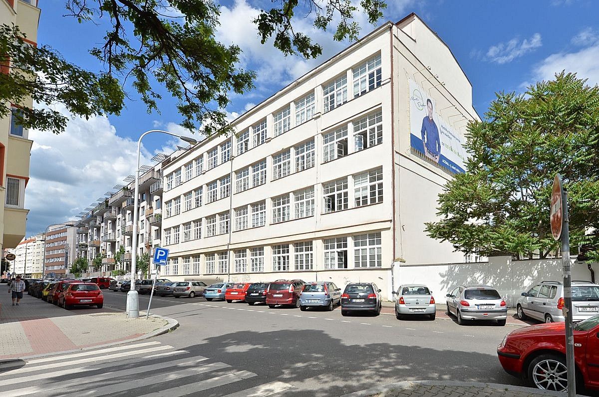 Kancelář, 384 m²