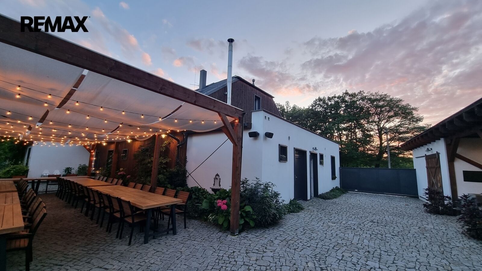 Rodinné domy, Dolany Véska, 382 m² - 1