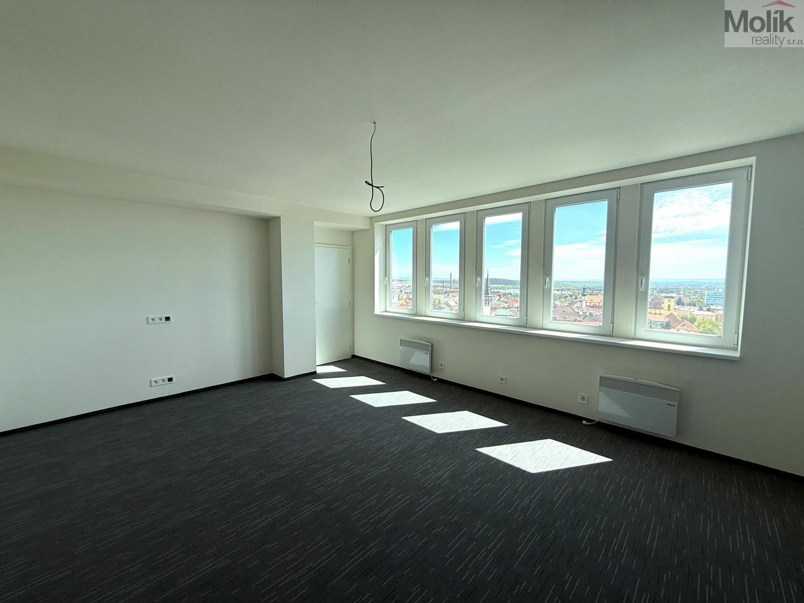 Byt 3+kk · 97 m² · Žižkovo náměstí, Chomutov - 4