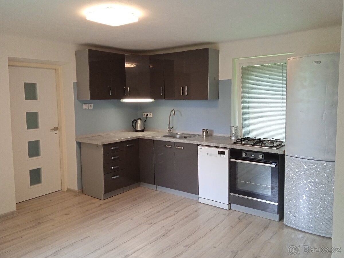 Pronájem rodinný dům - Oskořínek, 289 32