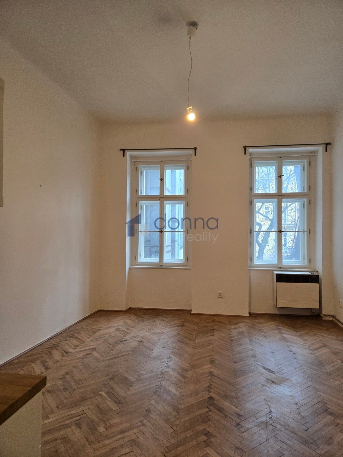 Pronájem byt 1+kk - Spálená, Praha, 30 m²