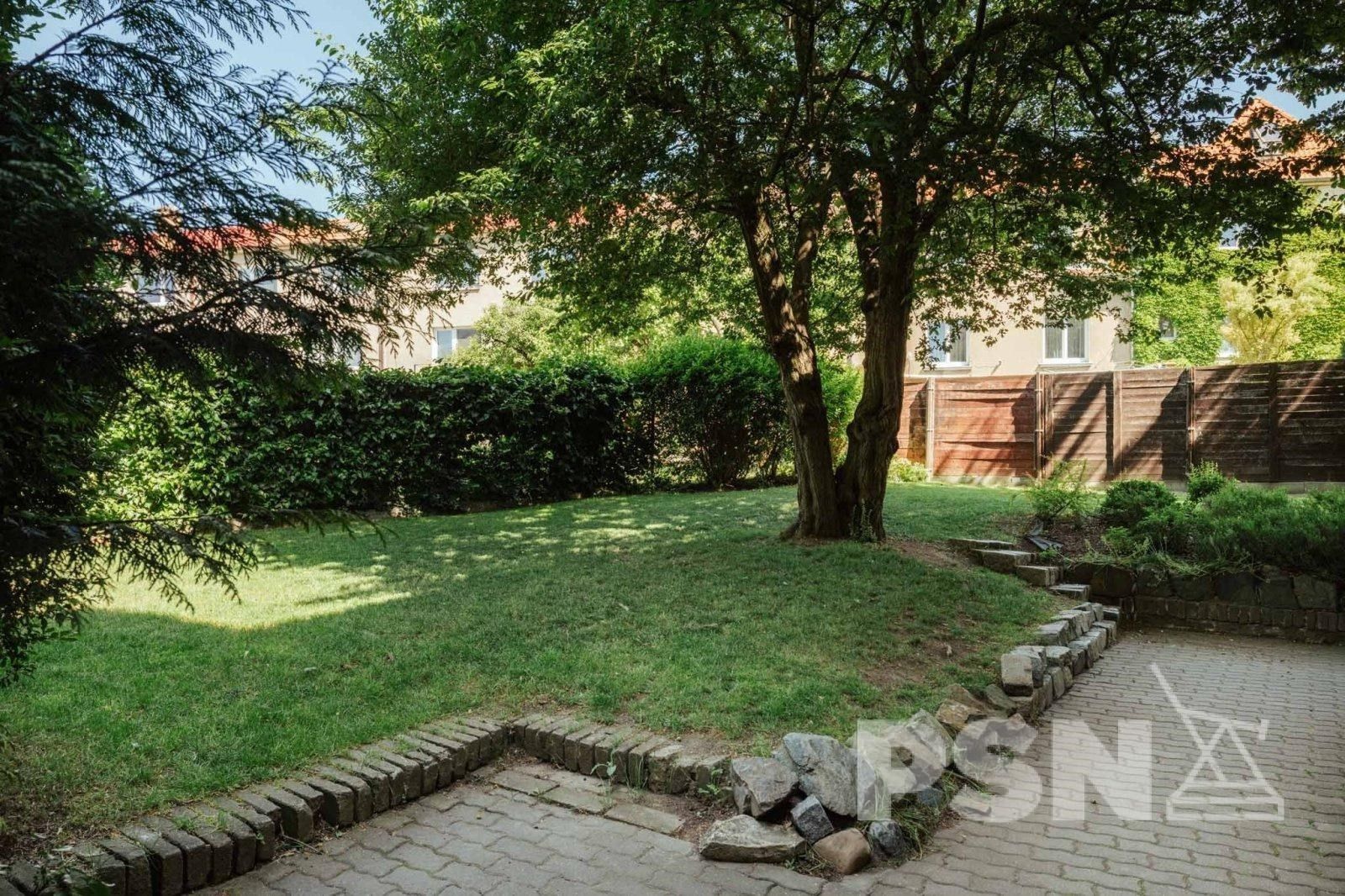 Pronájem byt 2+kk - Služská, Praha, 48 m²