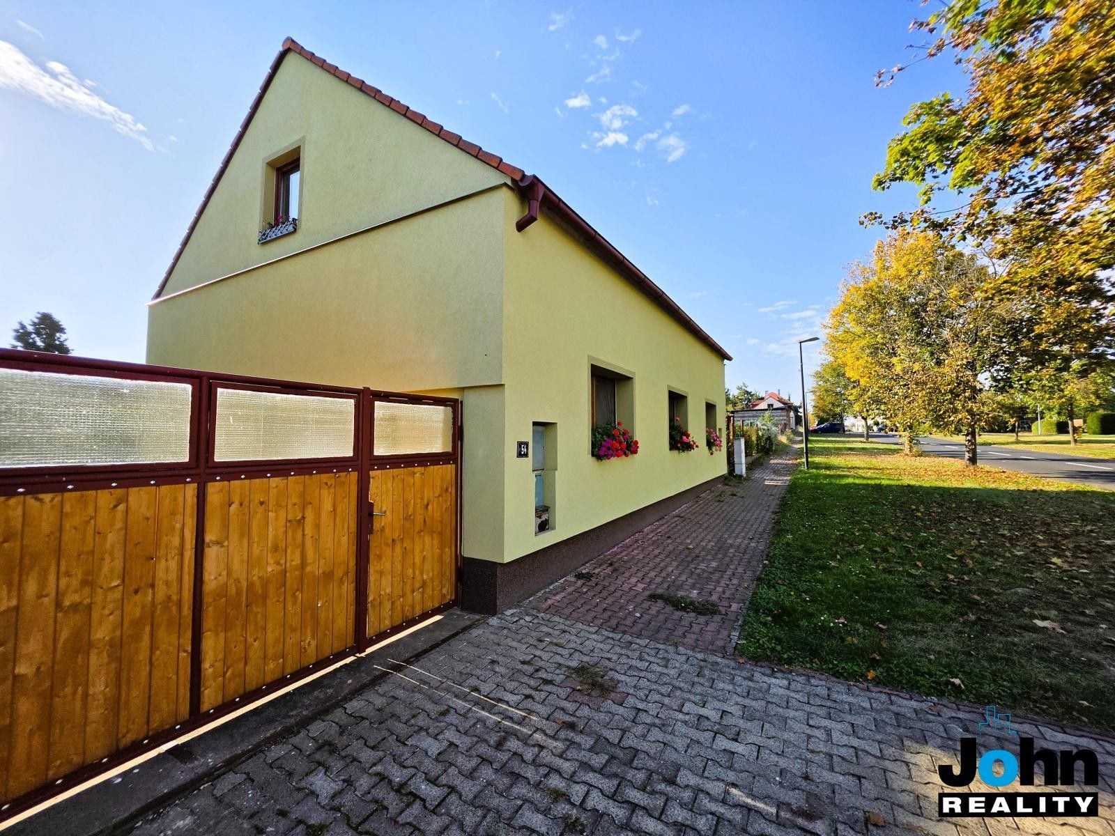 Rodinné domy, Výškov, 200 m² - 1