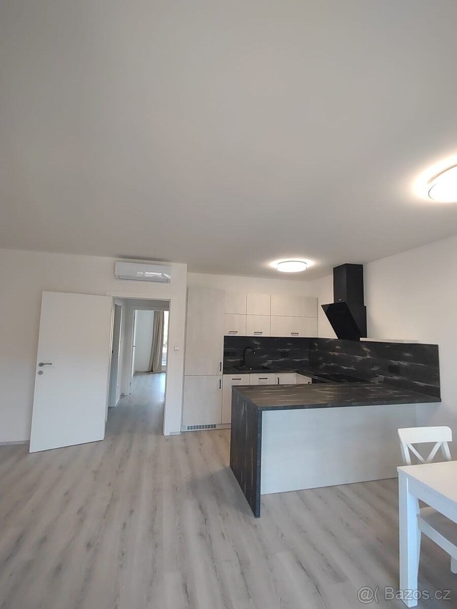 Pronájem byt - Zlín, 763 02