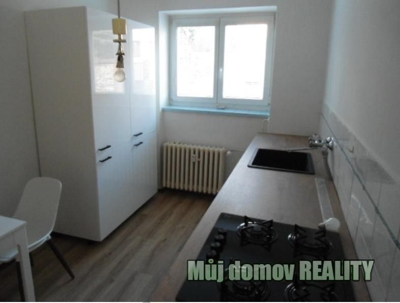 Pronájem byt 2+1 - Na Vlčovce, Praha, 55 m²