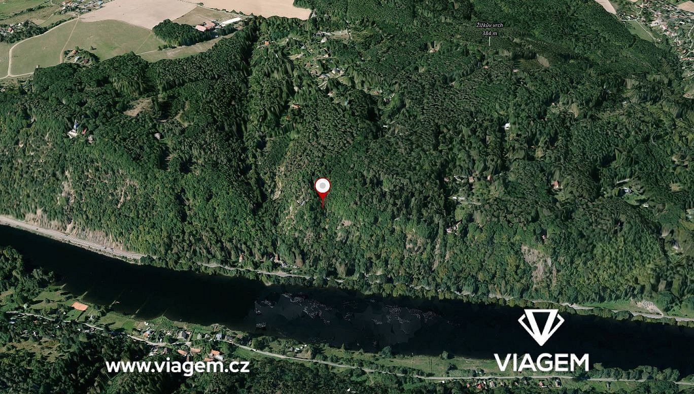 Zahrada, 7 589 m²