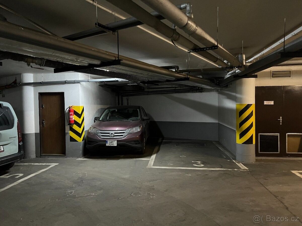 Pronájem garáž - Praha, 143 00