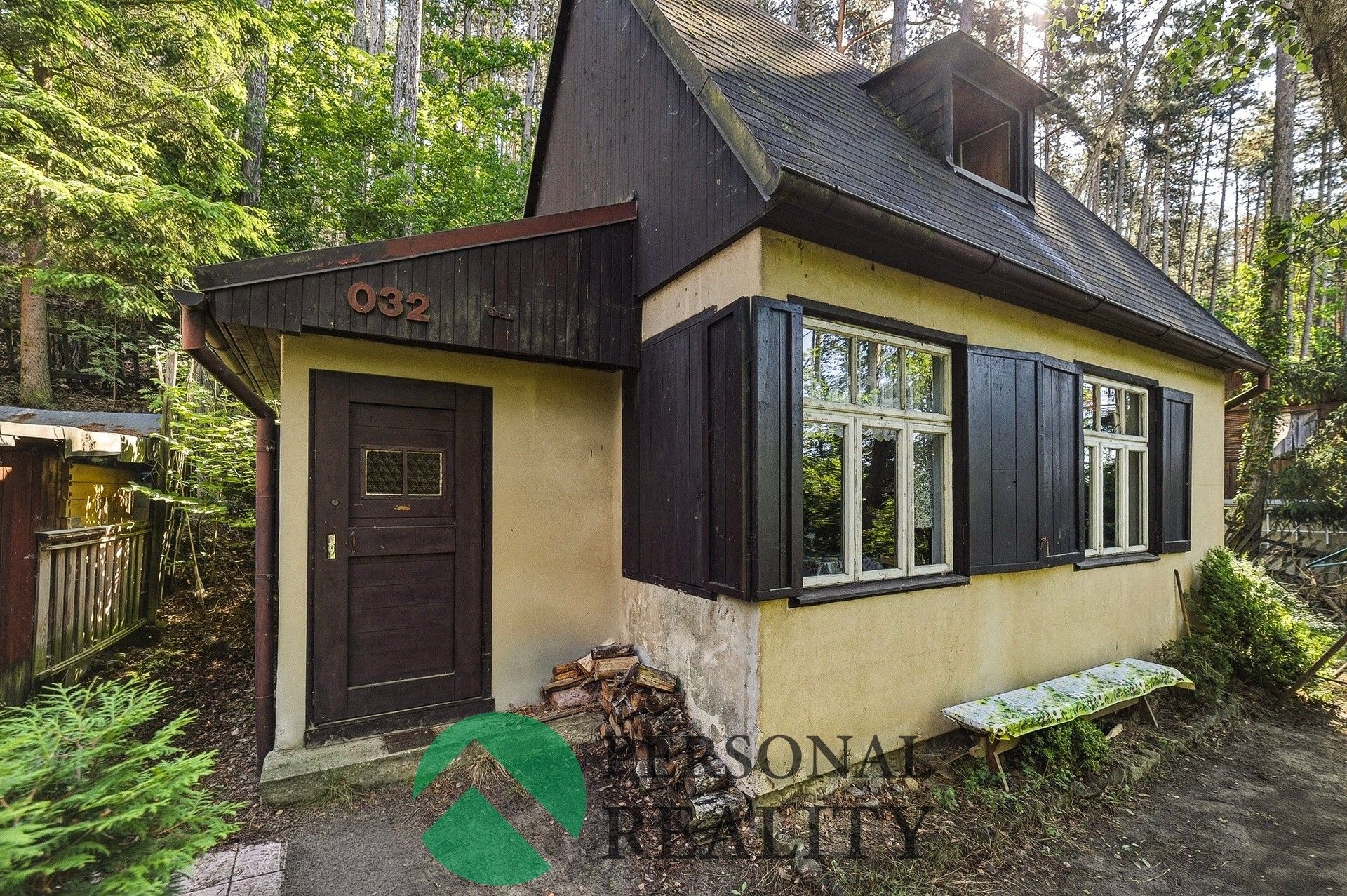 Chaty, Pod Šibeňákem, Bělá pod Bezdězem, 35 m² - 2