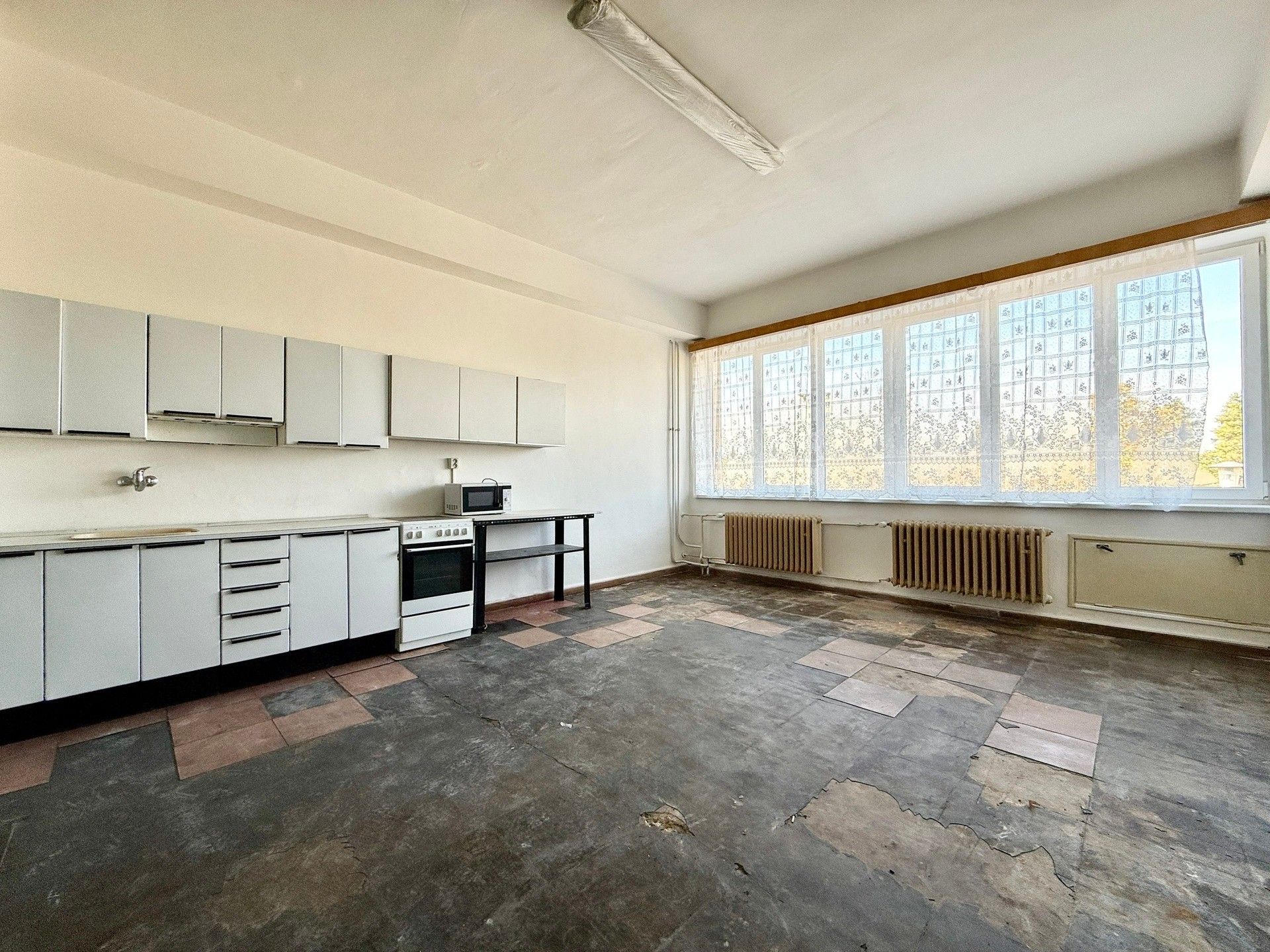 Kanceláře, Juliánovské náměstí, Brno Židenice, 26 m² - 1