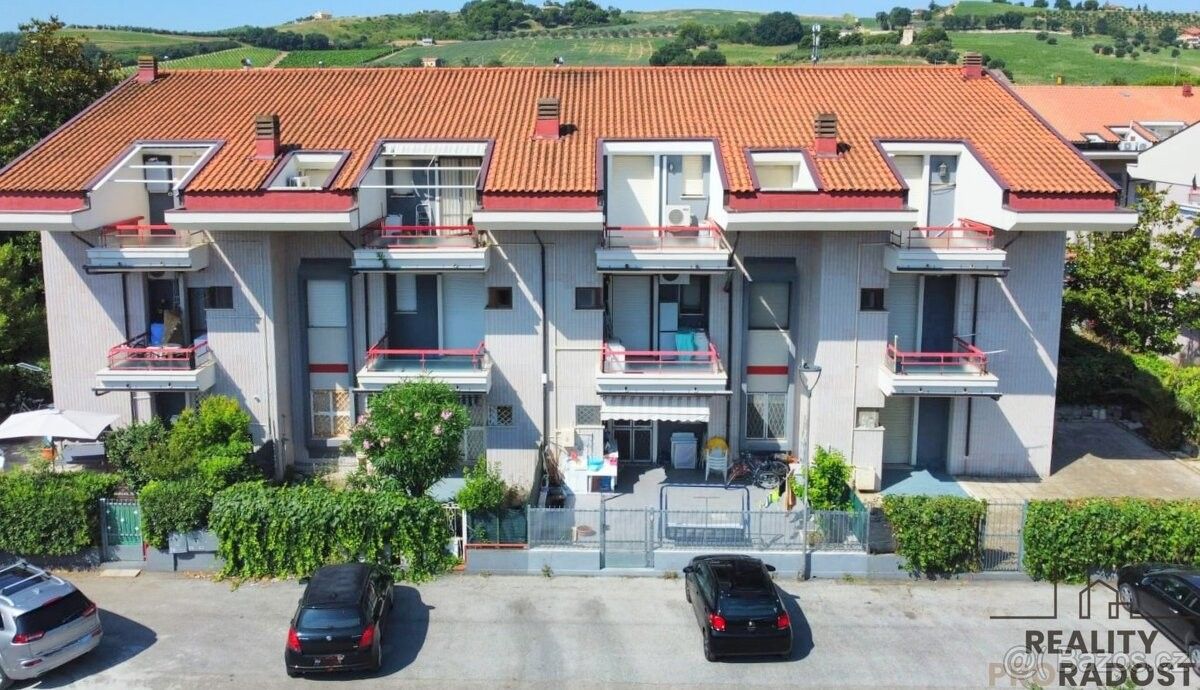 Byty, 987 66, Zahraničí