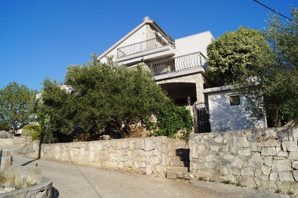 Prodej restaurace - 987 66, Zahraničí