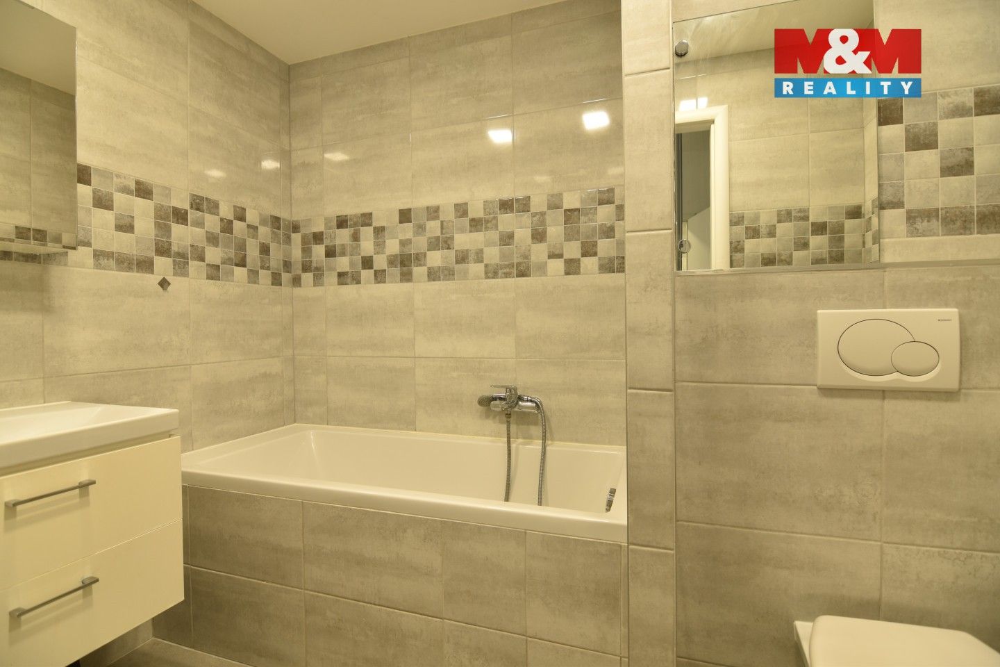 Pronájem byt 1+1 - Truhlářská, Hradec Králové, 35 m²