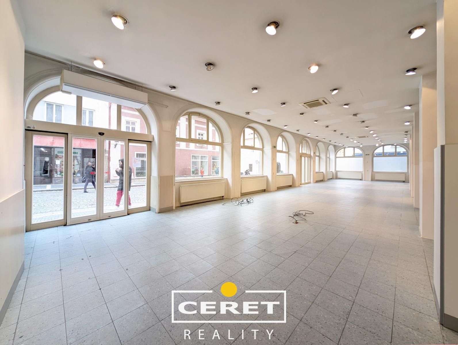 Obchodní prostory, Oblouková  , Žatec, 288 m²