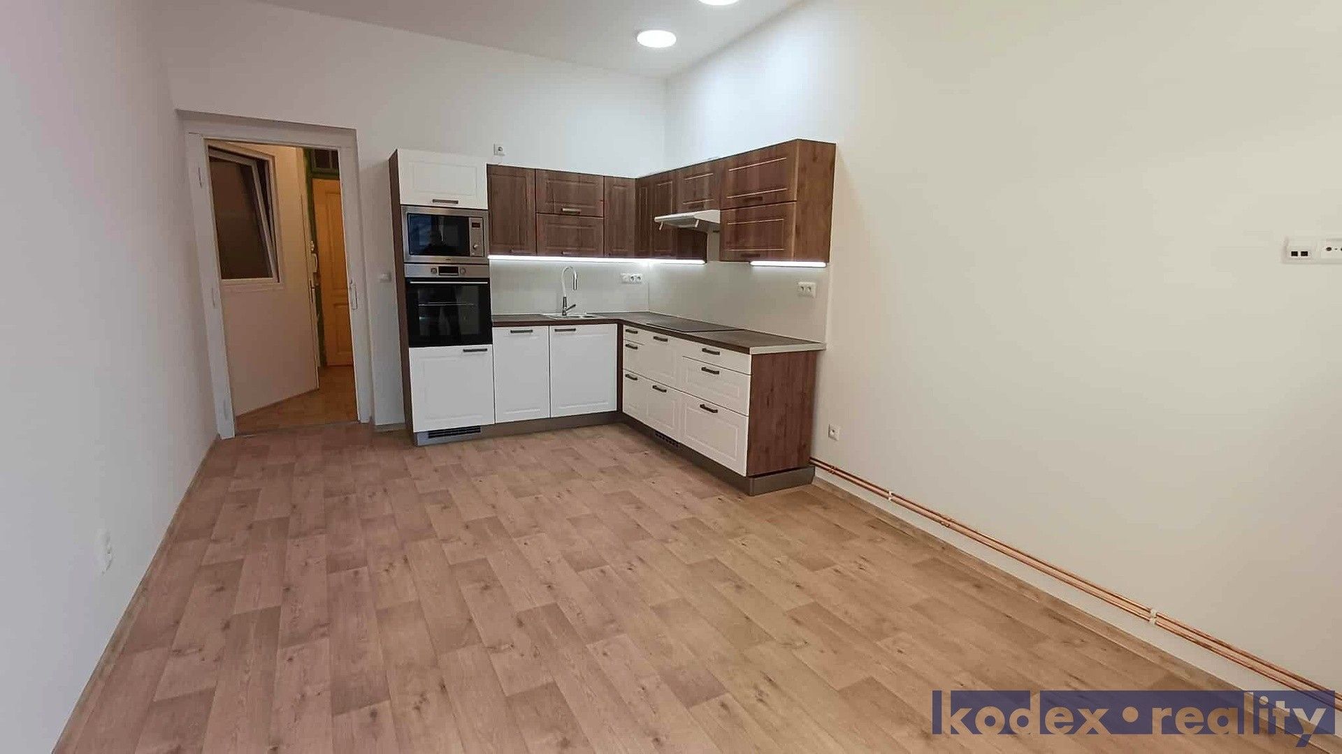 2+kk, Československé armády, Hradec Králové, 34 m²