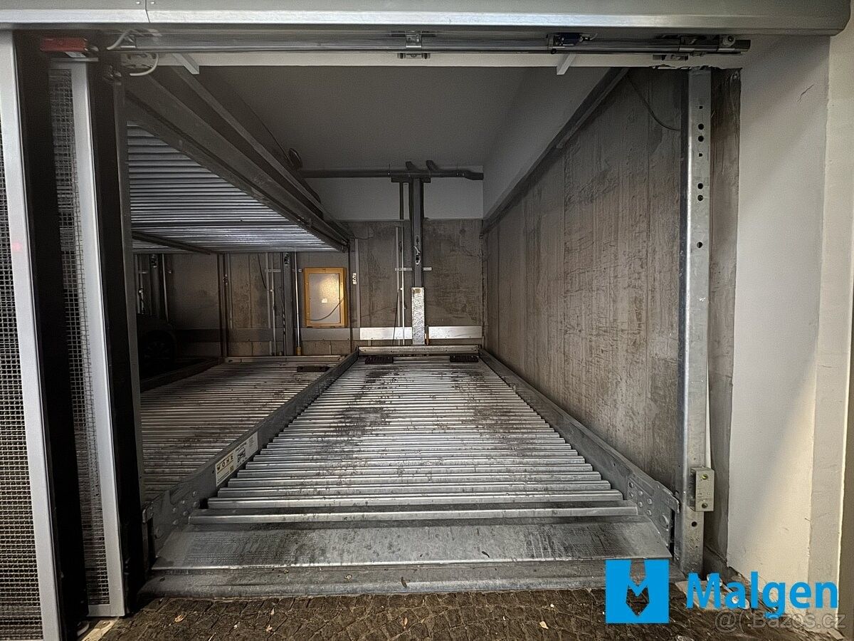 Garáže, Praha, 150 00