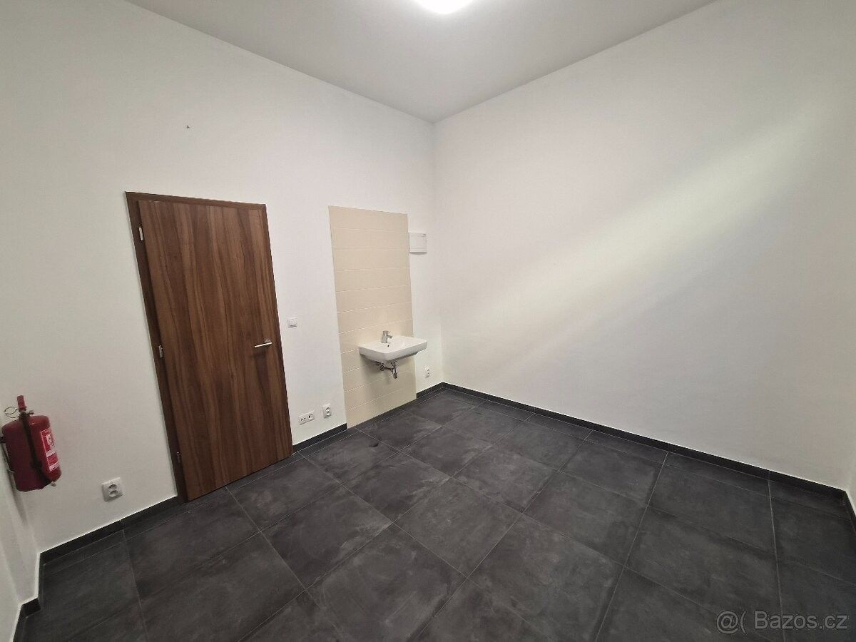 Pronájem obchodní prostory - Brno, 602 00