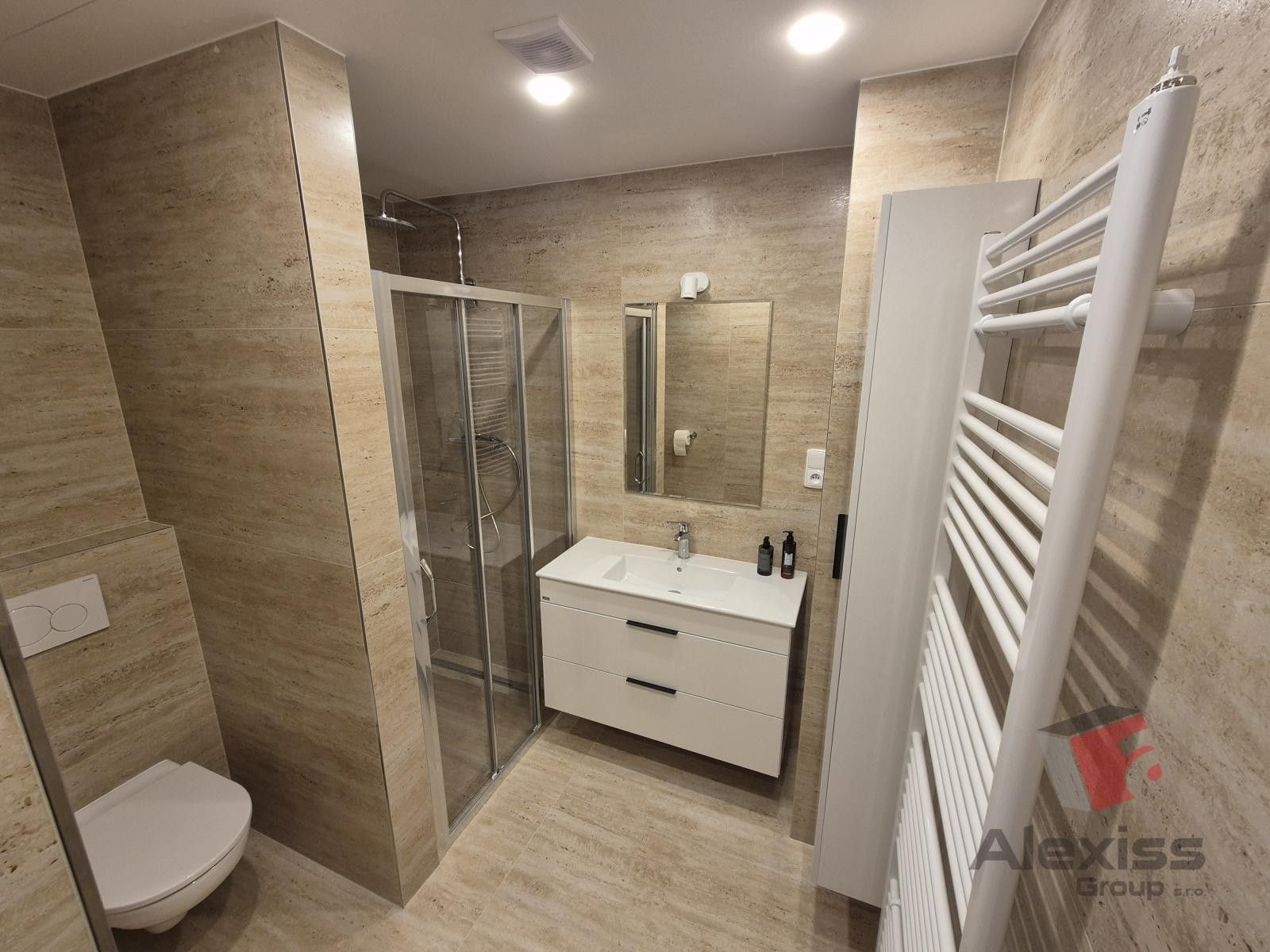 3+kk, Vrázova, Praha, 76 m²