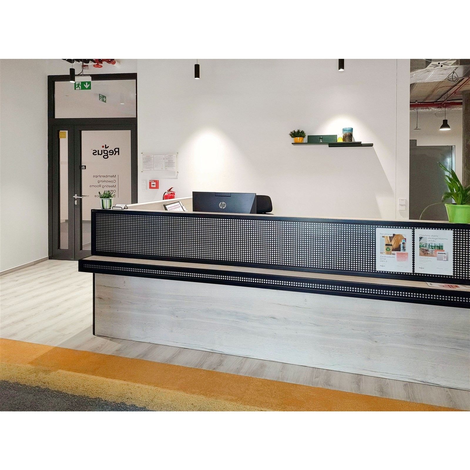 Pronájem kancelář - Kačírkova, Praha, 60 m²