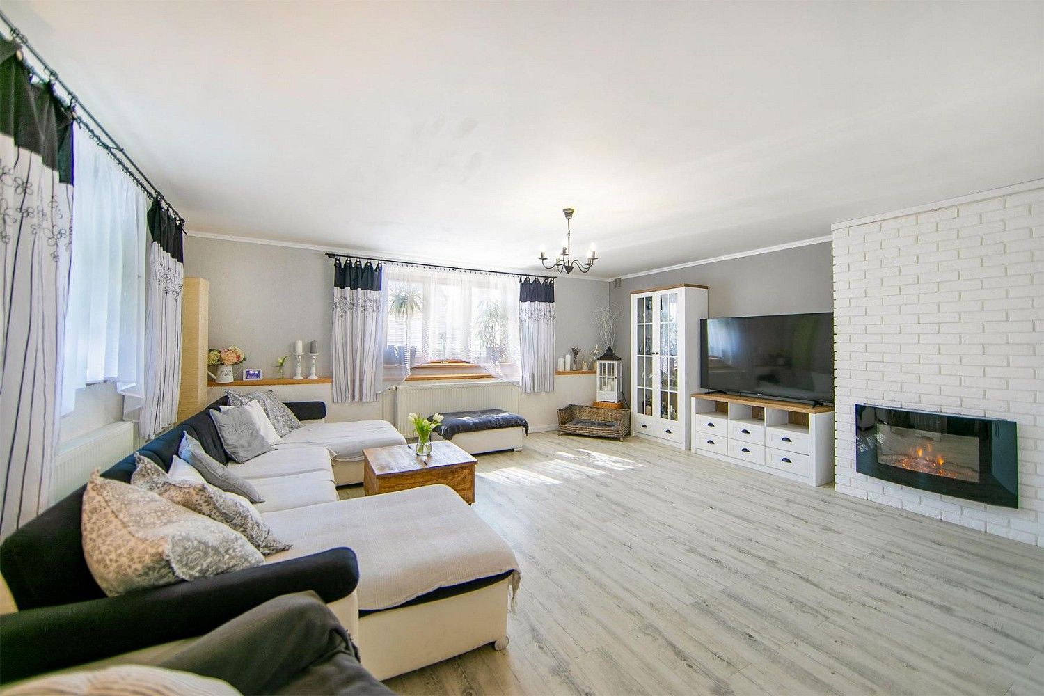 Prodej rodinný dům - Lhotka u Radnic, okres Rokycany, 208 m² - 5
