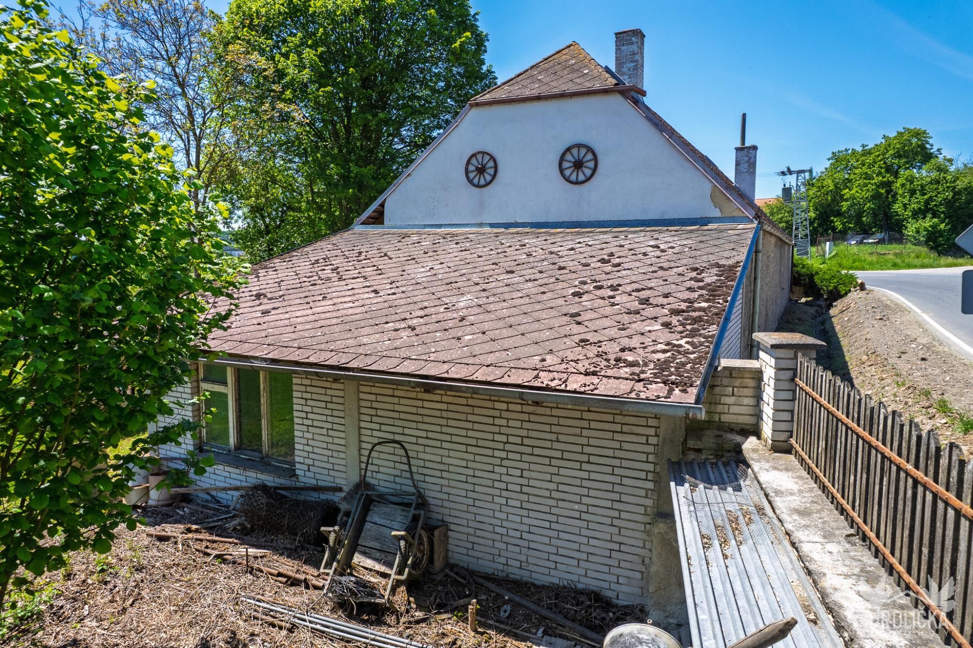 Prodej pozemek pro bydlení - Krty-Hradec, 3 725 m² - 5