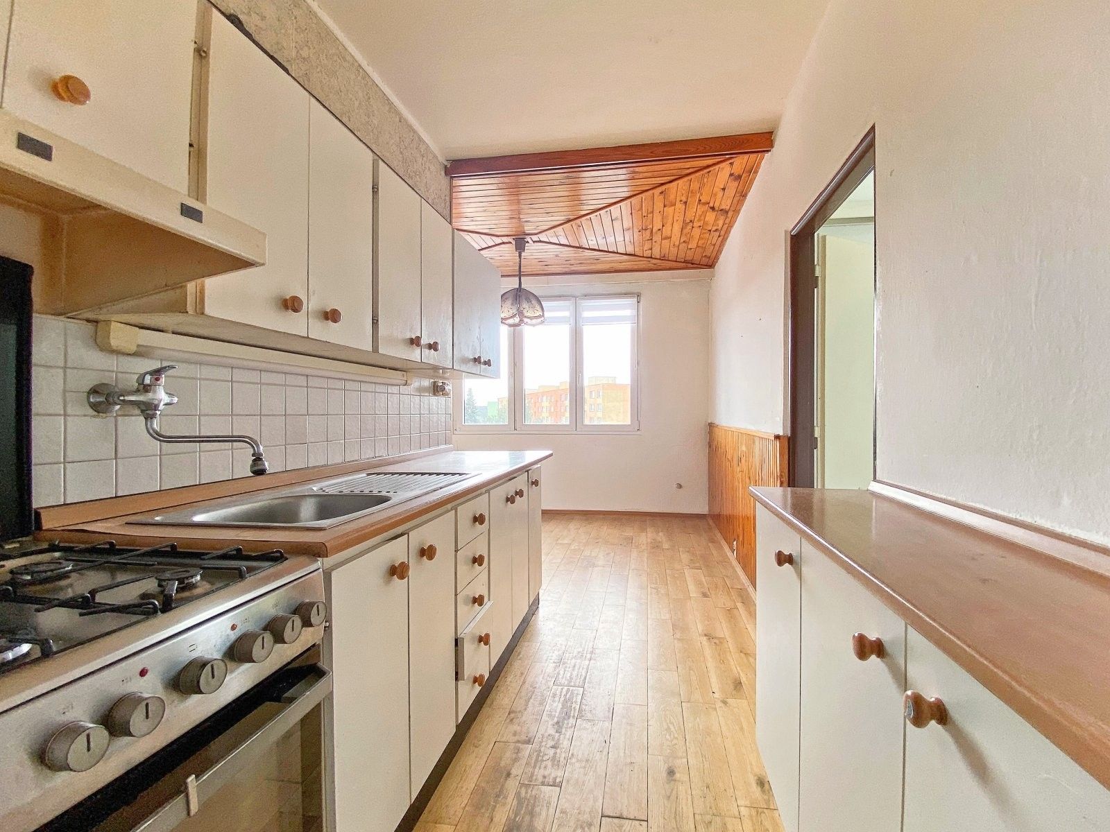 3+kk, sídliště Vajgar 591, Jindřichův Hradec III, 57 m² - 2