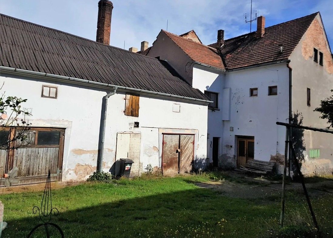 Rodinné domy, Vroutek, 439 82