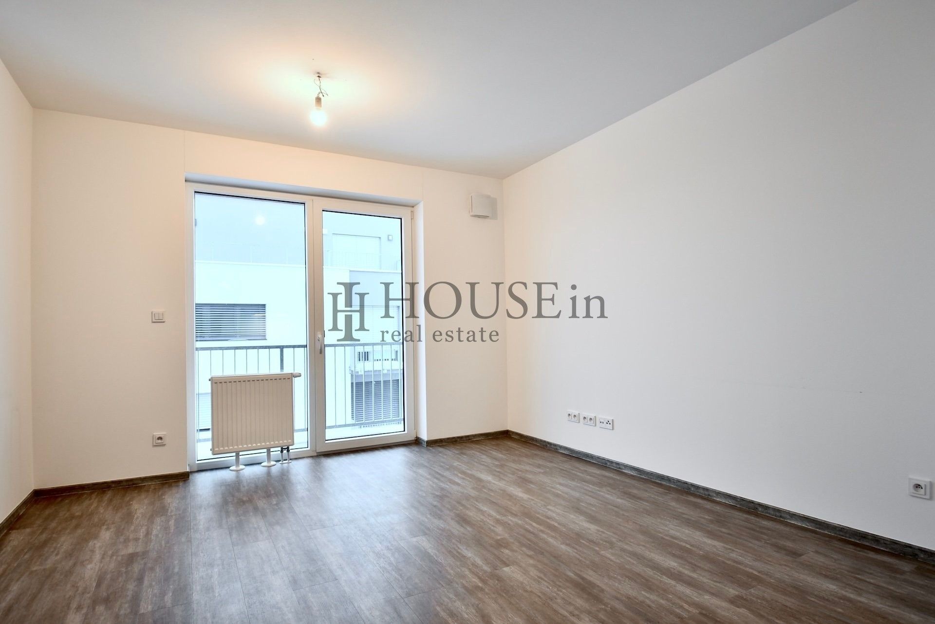 Pronájem byt 2+kk - Za černým mostem, Praha, 47 m²