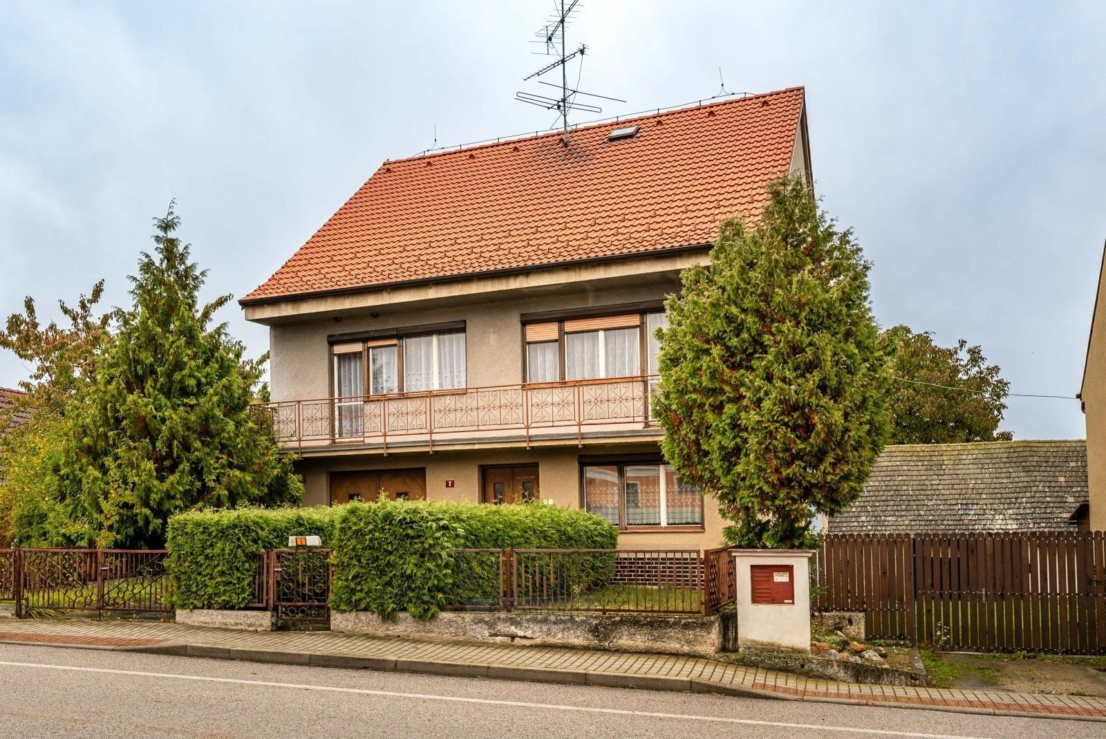 Prodej rodinný dům - Žár, 158 m²