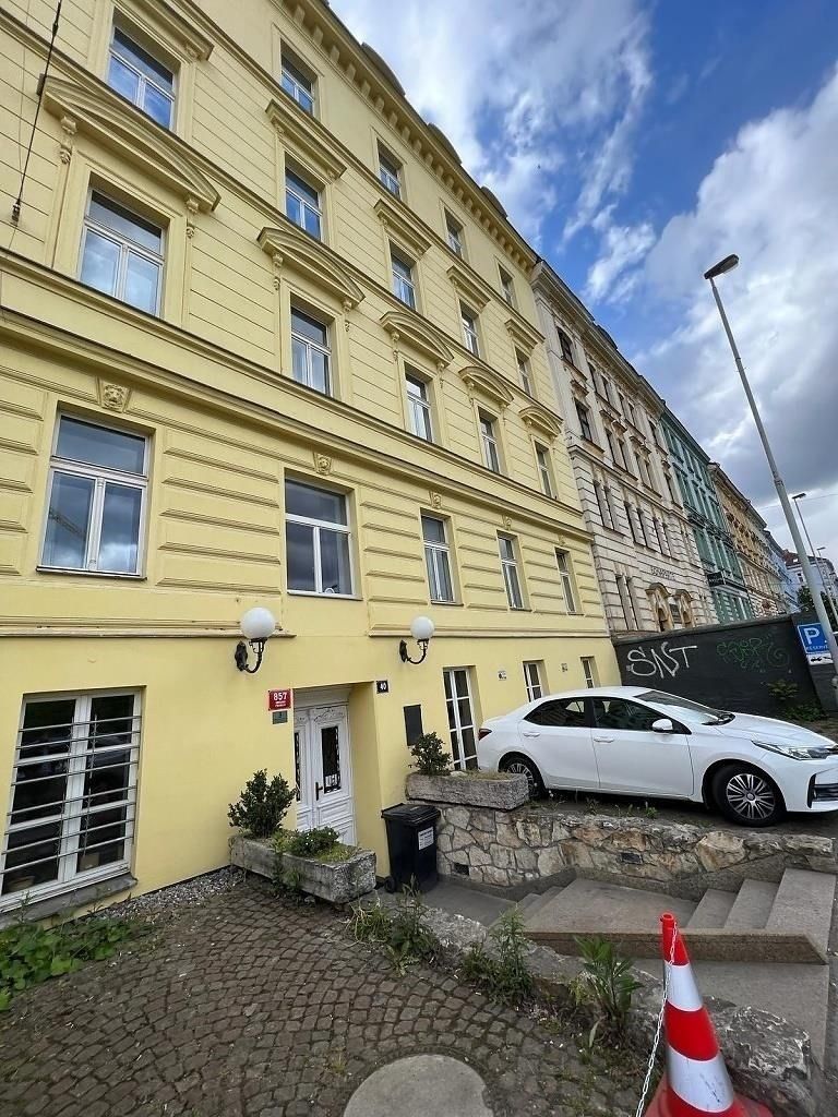 Komerční nemovitost · 60 m² · Radlická 857, Praha Smíchov - 3