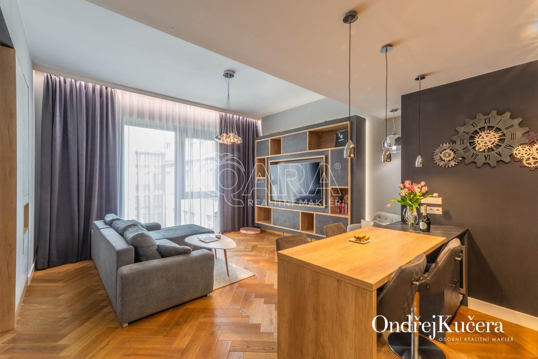 Byt 2+kk · 61 m² · Dlážděná  , Praha Nové Město - 4