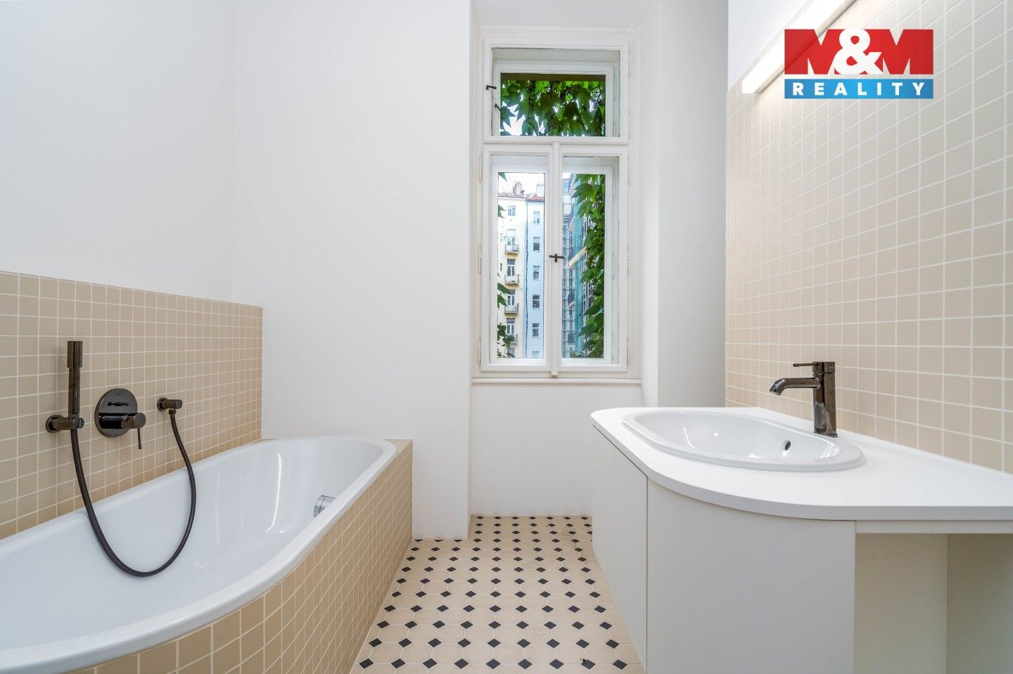 Prodej byt 4+1 - Zborovská, Praha, 141 m²