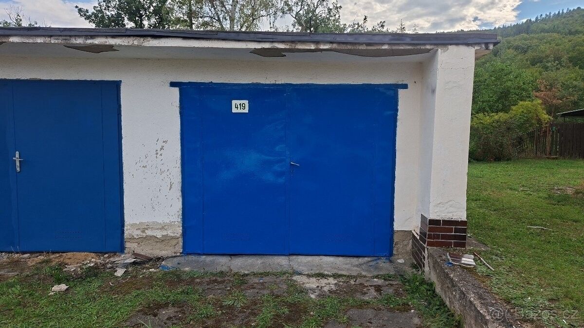 Garáže, Adamov, 679 04