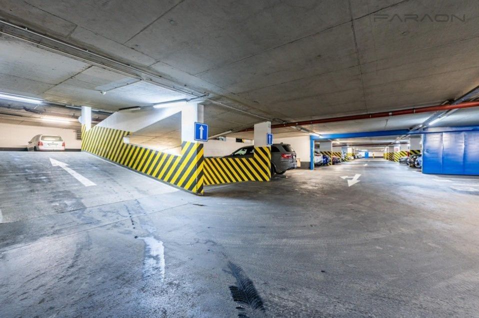 Garáže, U Zvonařky, Praha, 15 m²