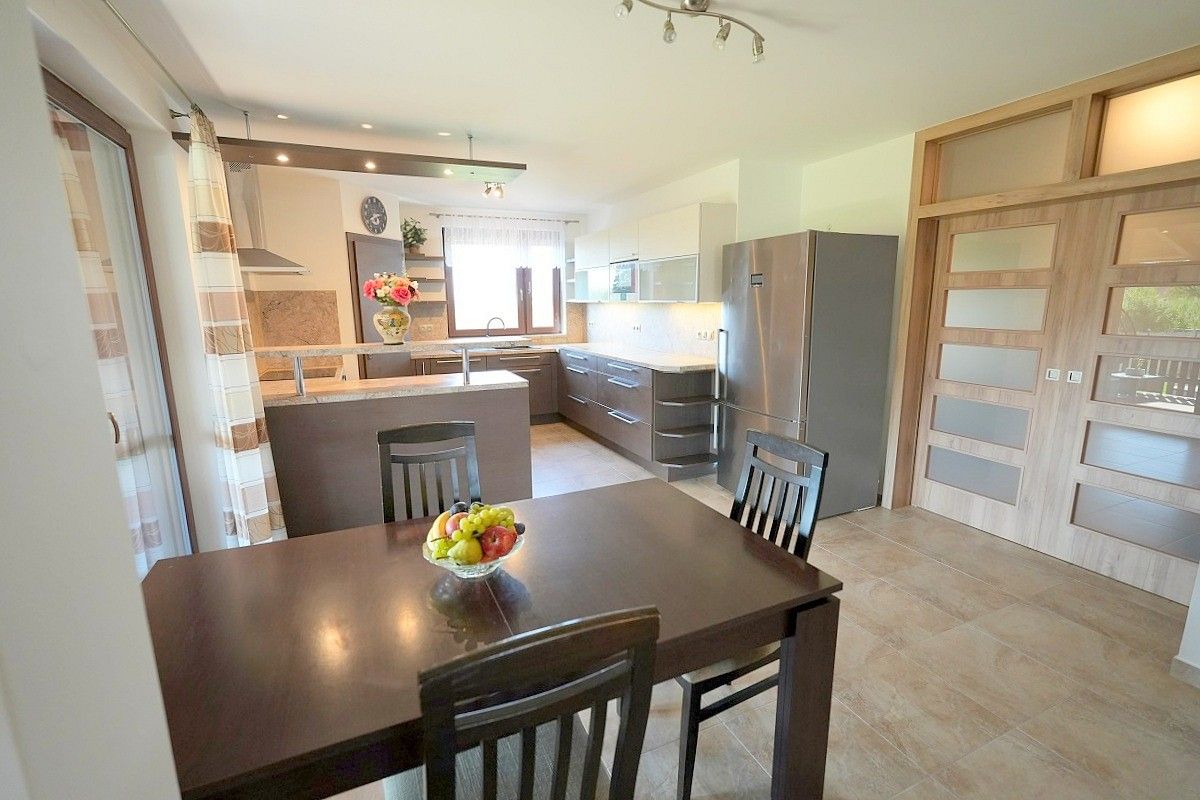 Prodej rodinný dům - Libeř - Libeň, okres Praha-západ, 246 m² - 5