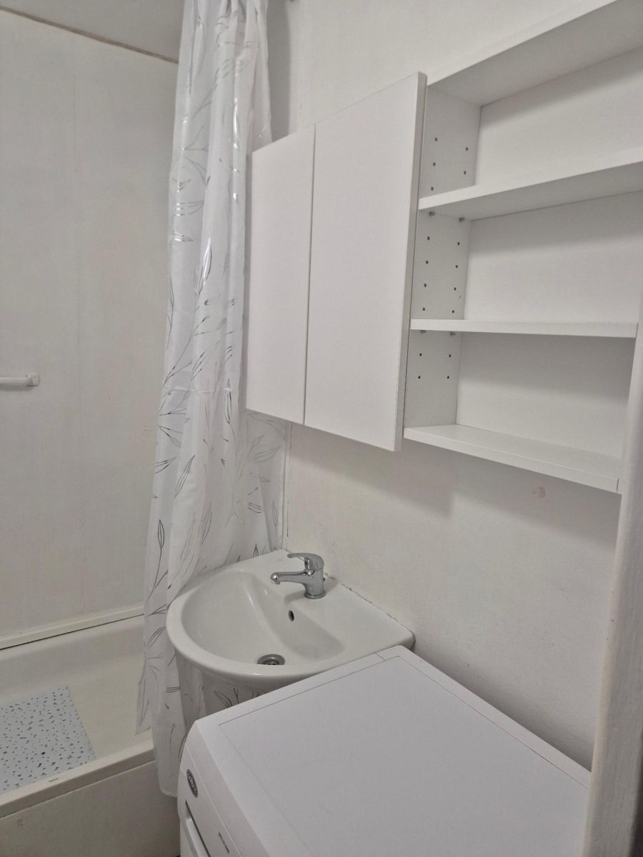 Pronájem byt 1+kk - Křivoklátská, Praha - Letňany, 31 m² - 5