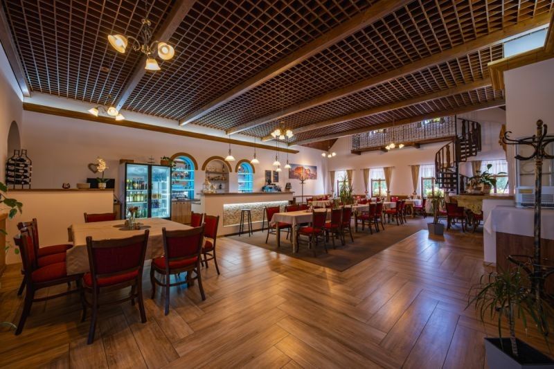 Restaurace, Zámecká , Opočno, 150 m² - 1