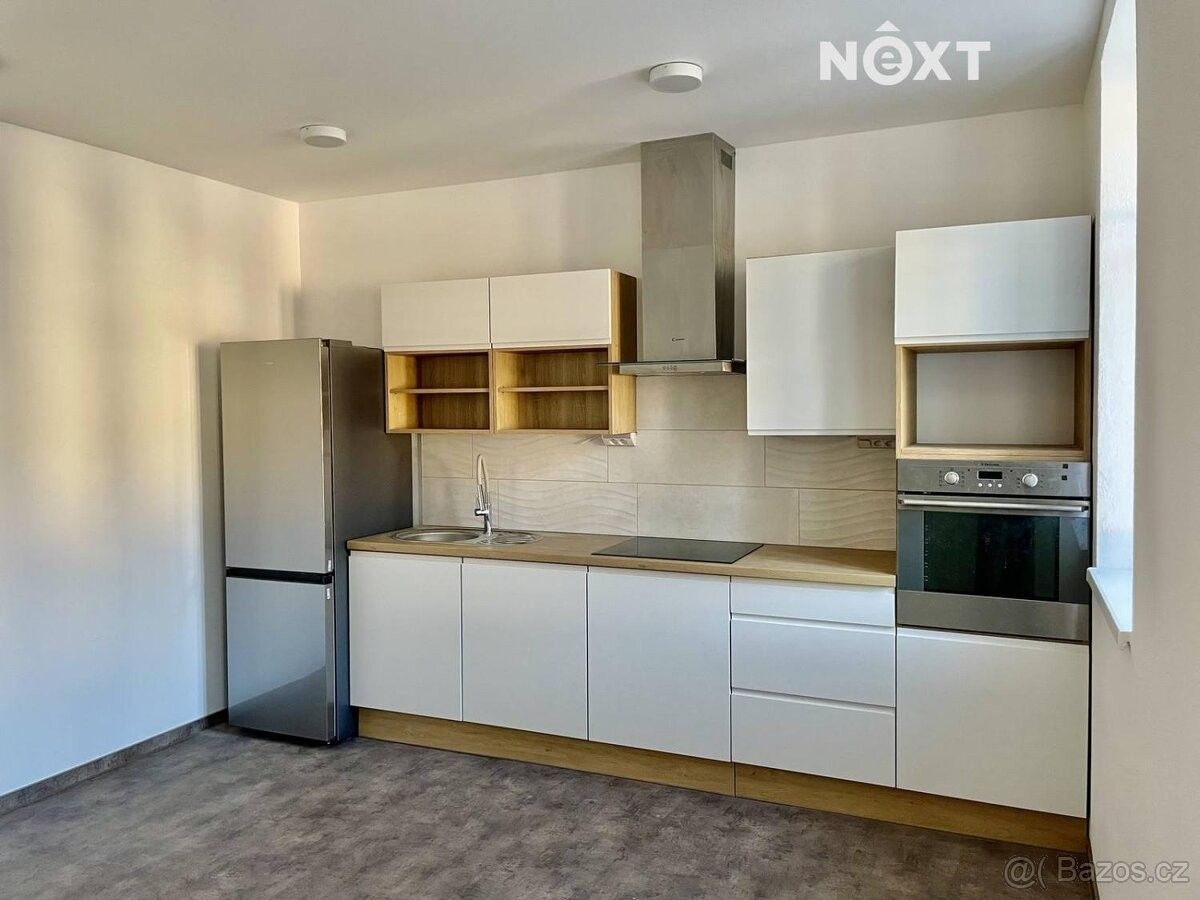 Byty, Hluboká nad Vltavou, 373 41