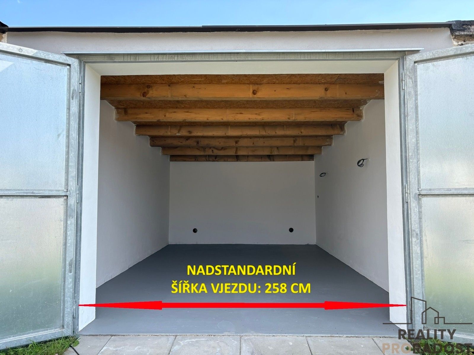 Pronájem garáž - Hodonín, 22 m²