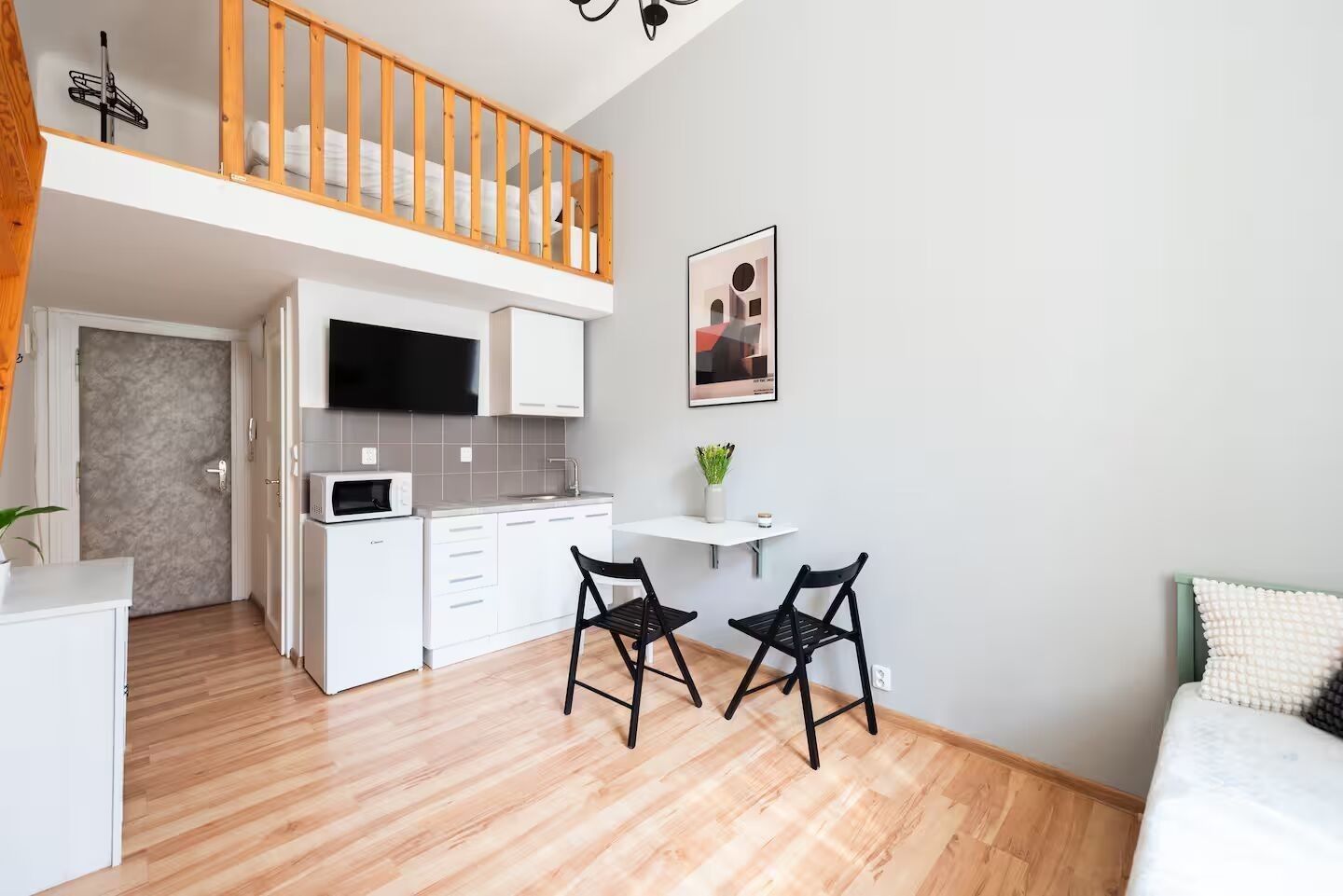 1+kk, Sokolovská, Praha - Karlín, 18 m² - 1