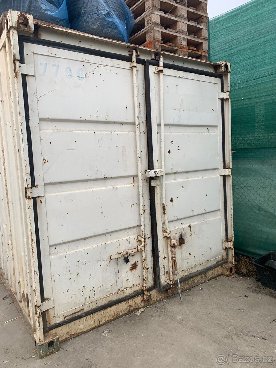 Garáže, Praha, 148 00