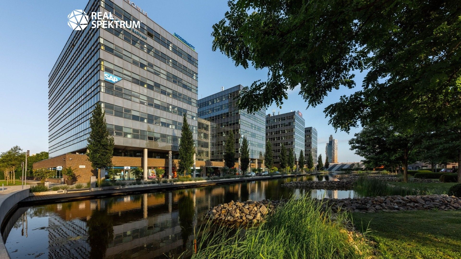 Pronájem kancelář - Holandská, Brno, 603 m²