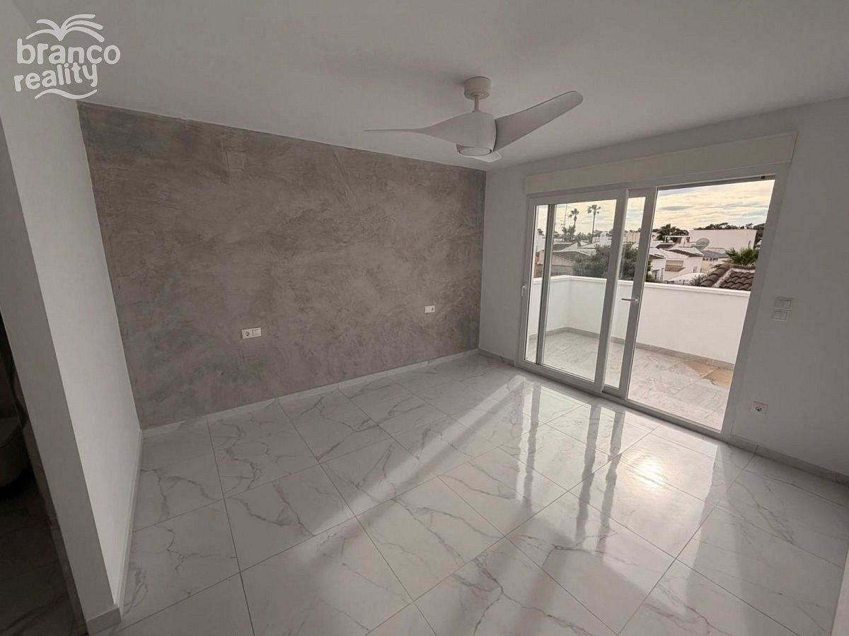 Prodej rodinný dům - Torrevieja, ES, 132 m² - 5