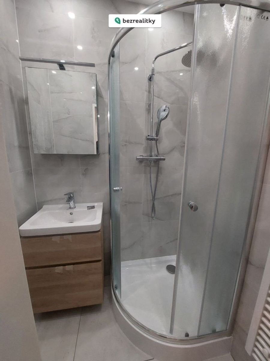 Prodej byt 1+1 - Hartigova 1185, Praha, 29 m²