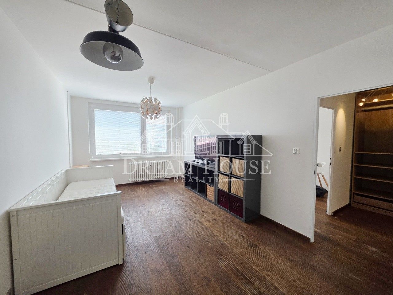 2+kk, Sezemínská, Praha, 43 m²