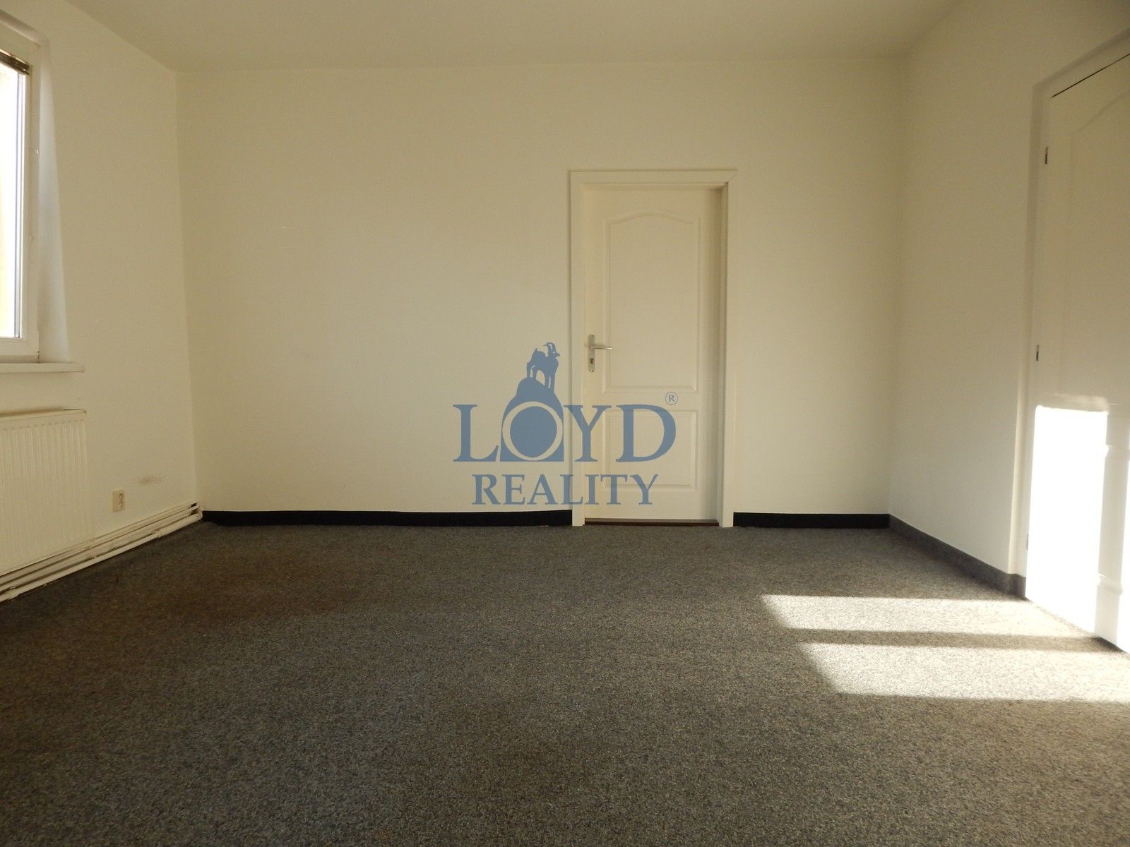 Pronájem kancelář - Nádražní, Karlovy Vary, 21 m²