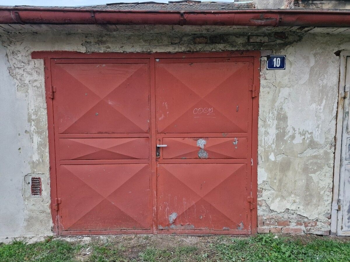 Garáže, Droužkovice, 431 44