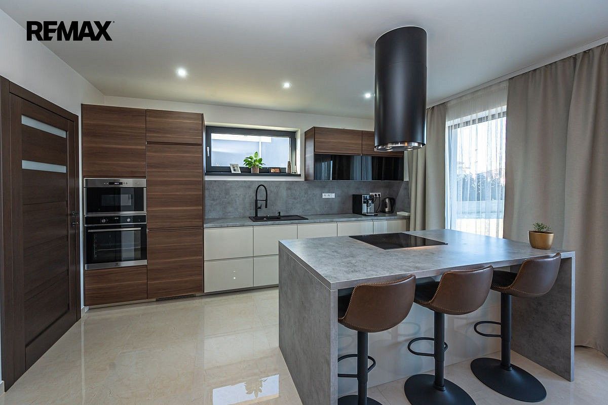 Rodinný dům · 224 m² · U Rybníčka, Vysoký Újezd, okres Beroun - 3
