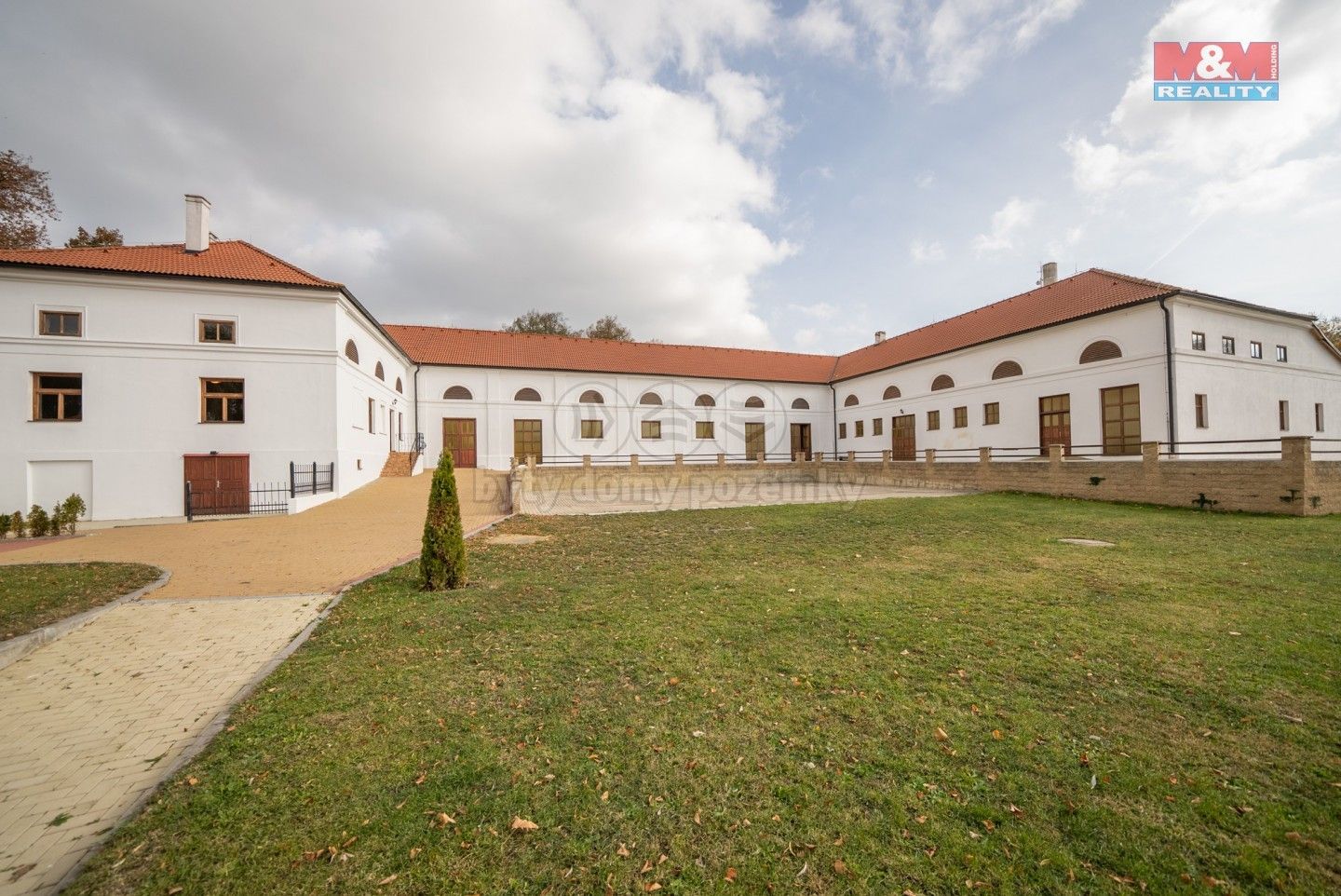 Ubytovací zařízení, Dolní Rožínka, 6 880 m²