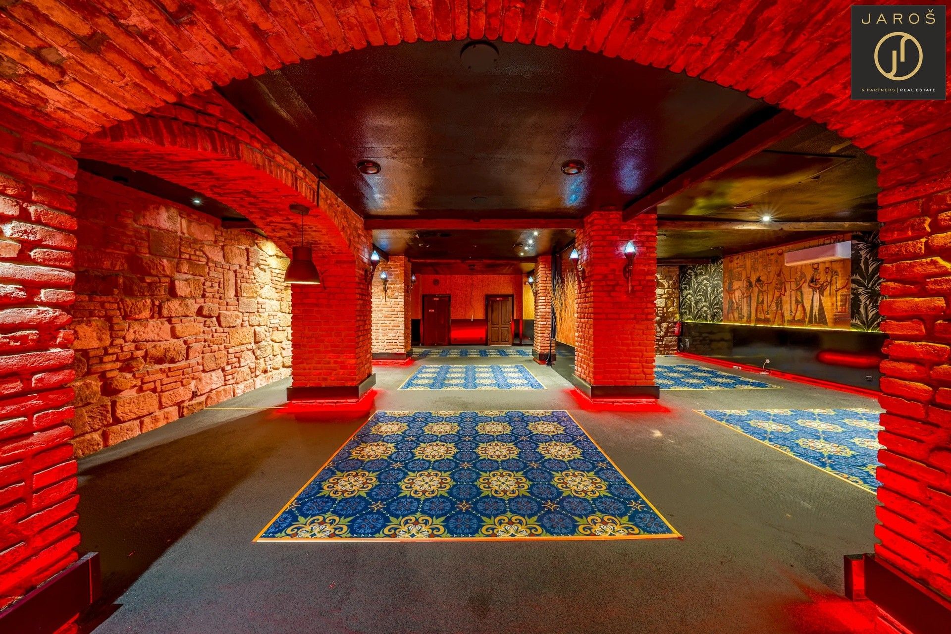 Prodej obchodní prostory - Petrovice, 450 m²