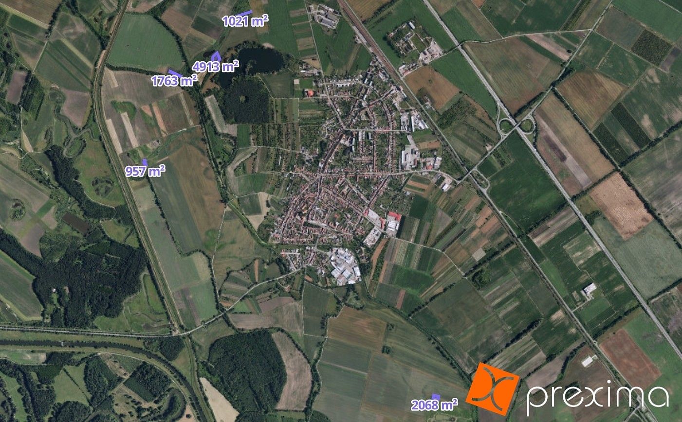 Pozemek, 1 355 m²